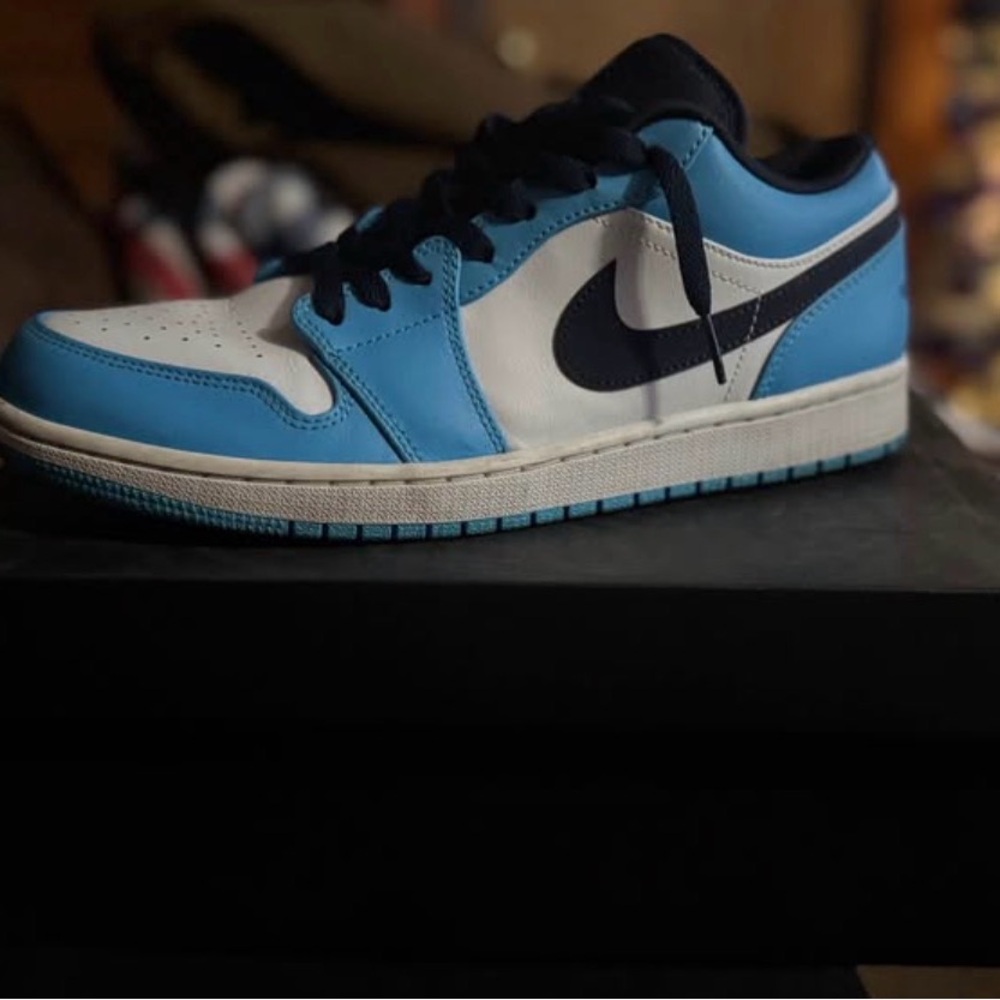 UNC Air Jordan 1 low
